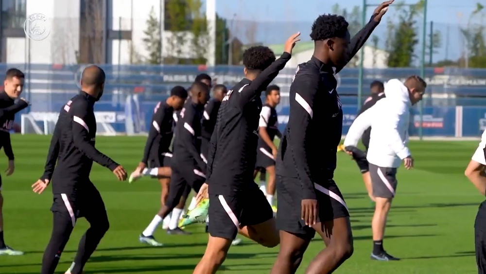 Le PSG prépare la reprise en Ligue 1. Dugout