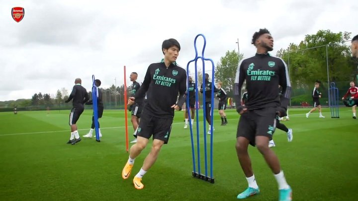 VIDEO: Sharp shooting as Arsenal get ready for West Ham