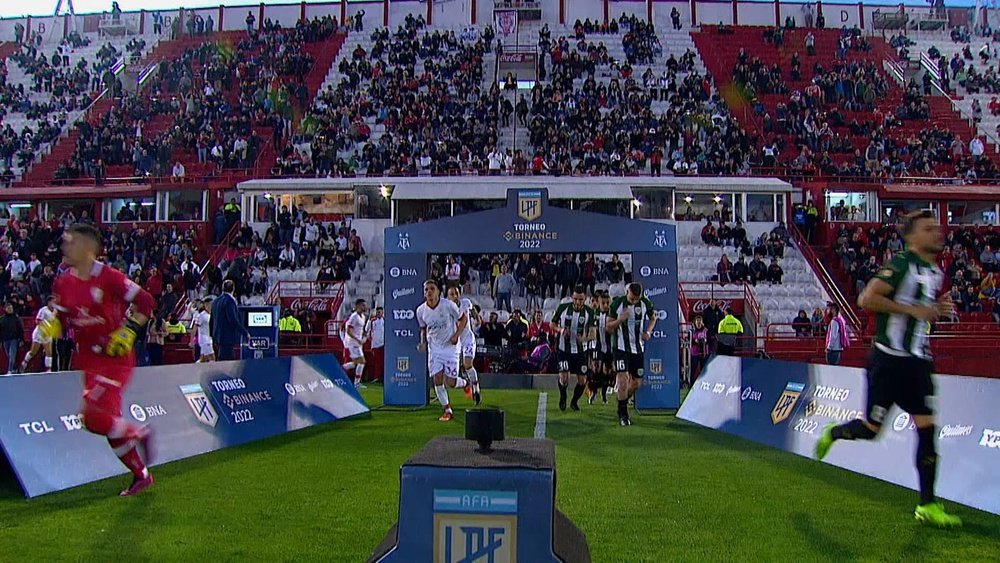 Huracan defeated Banfield in the Argentinian league. DUGOUT