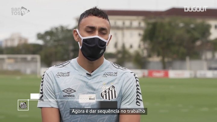 VÍDEO: Diego Pituca celebra volta aos treinos no Santos