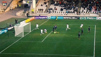 Les buts d'Alexandre Lacazette contre Bordeaux. Dugout