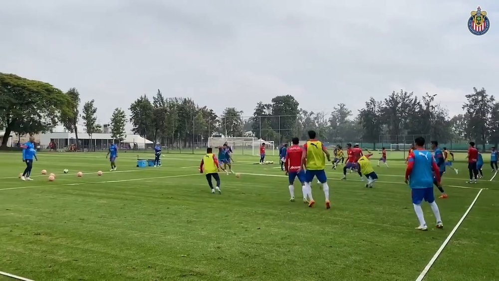 Chivas prepare for season opener. DUGOUT