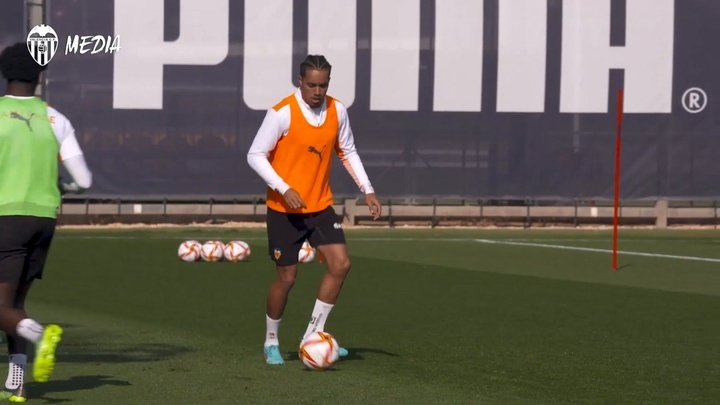 VIDEO: Valencia’s final training session before semi-final first leg