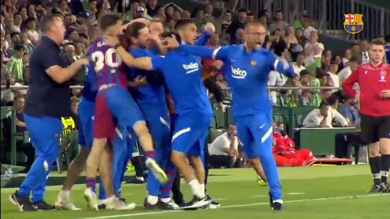 VÍDEO: Jordi Alba puso patas arriba el banquillo 'culé'. DUGOUT