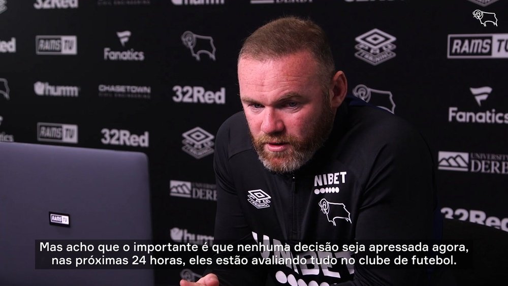 Rooney se pronuncia após punição e problemas de gestão no Derby County.