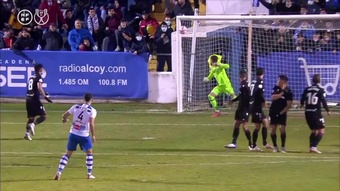 Carlos Blanco marca um espetacular gol de falta contra o Levante na Copa do Rei. DUGOUT