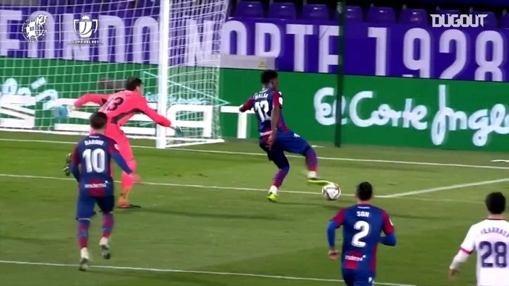 VIDEO: Malsa dribbles past the keeper and scores v Valladolid