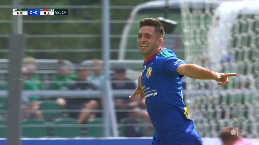VIDÉO : Un superbe retourné dans le championnat polonais. DUGOUT