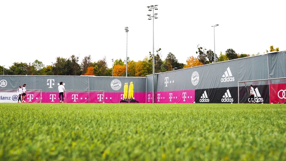 La sfida di punizioni tra Lewandowski e Sane. Dugout