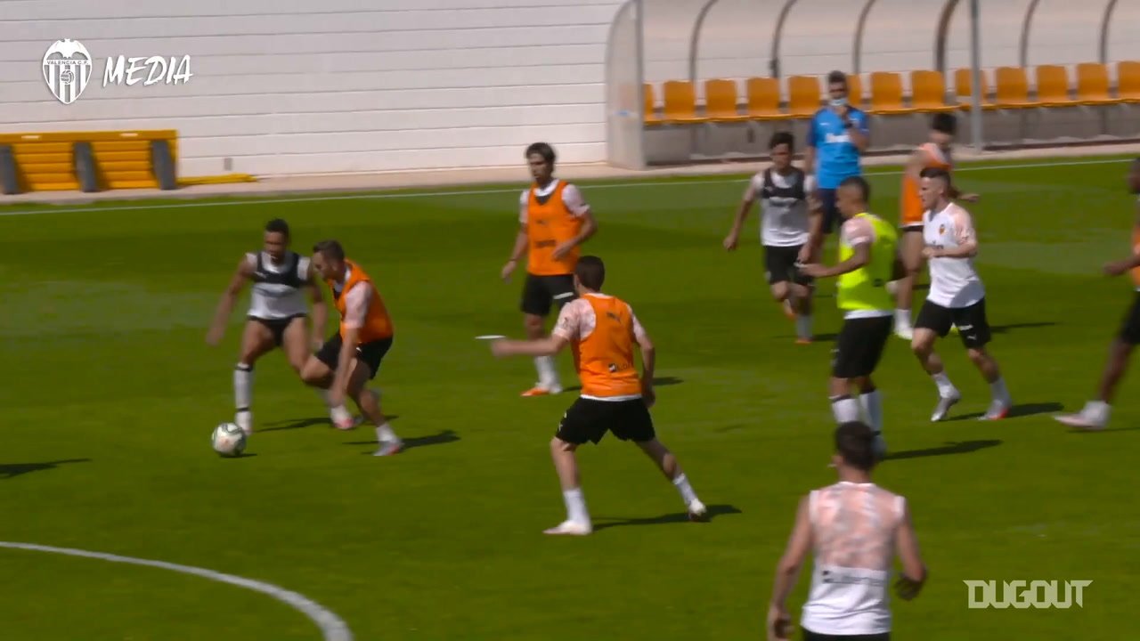 VIDEO: Valencia’s last training before their LaLiga return. DUGOUT