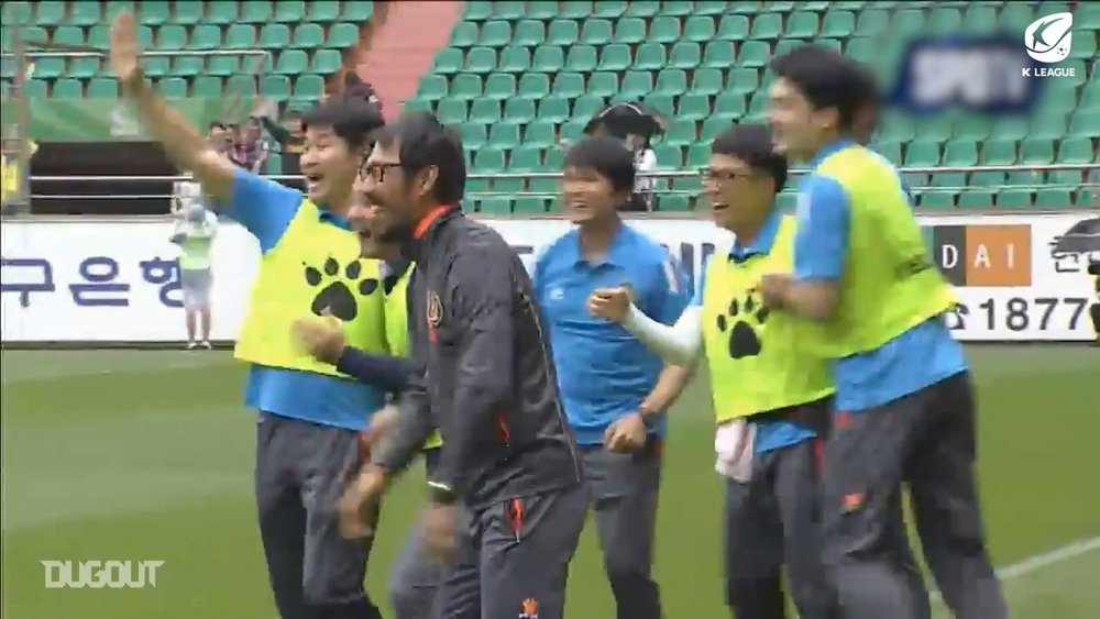 VÍDEO: el primer gol de In-Beom en la K-League. DUGOUT