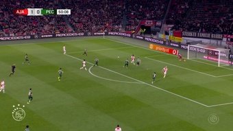 Davy Klaassen scored twice as Ajax beat Zwolle 3-0. DUGOUT