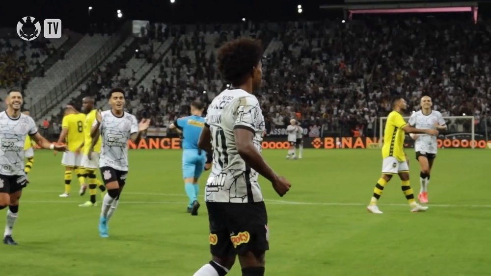 El primer gol de Willian desde su regreso a Brasil. Captura/DUGOUT
