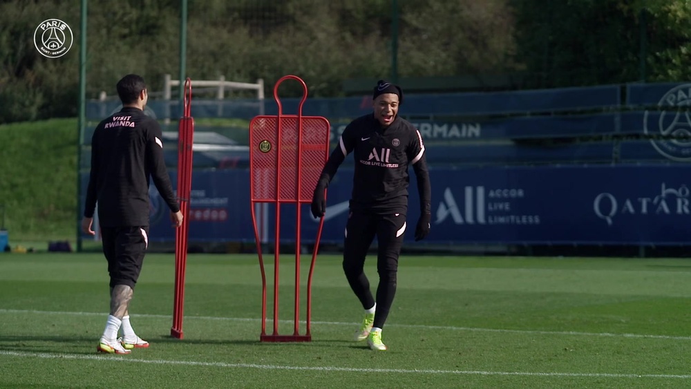 La séance d'entraînement de Mbappé avant le match face à Angers. Dugout