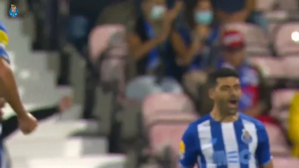VÍDEO: el sorprendente gol de Taremi desde mitad del campo. DUGOUT