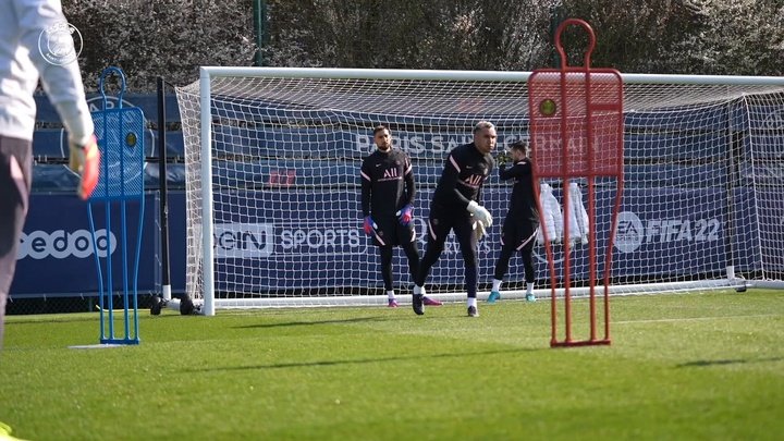 VIDEO: PSG goalkeepers preparing for Real Madrid clash