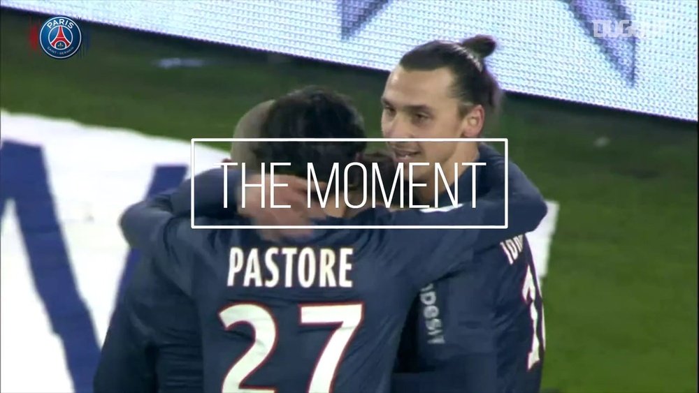 Ezequiel Lavezzi inscrit le 3000eme but du Paris Saint-Germain. Dugout