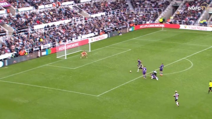 VIDEO: Almiron e Isak in gol per il Newcastle, che batte la Fiorentina