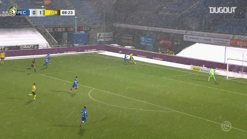 Mats Seuntjens scores stunning solo goal vs PEC Zwolle. DUGOUT