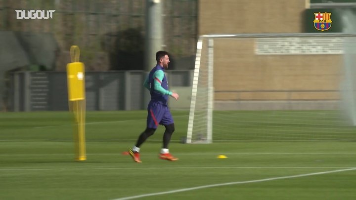 VÍDEO: Barcelona treina com Messi e jogadores da segunda equipe