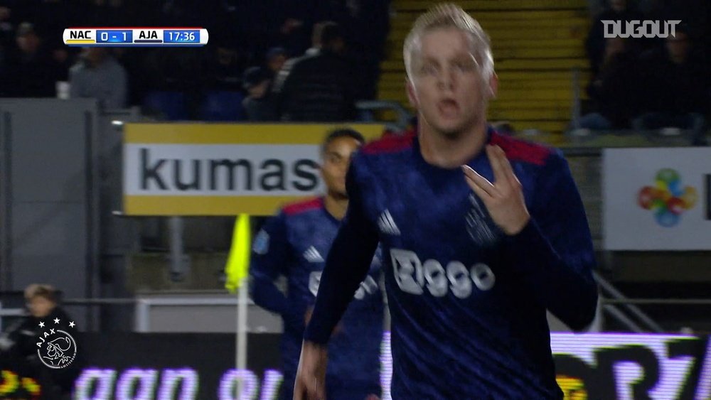 Van de Beek scored  a hat-trick. DUGOUT