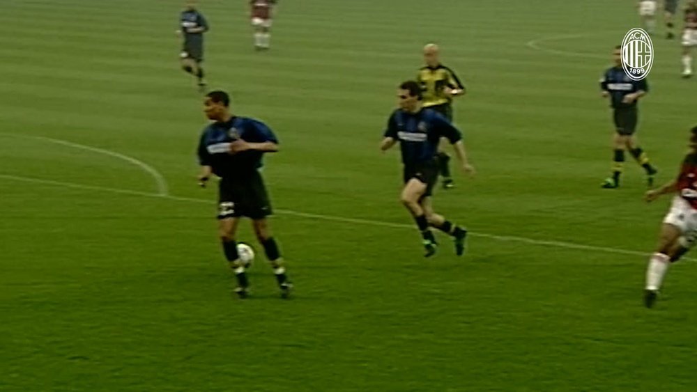 La victoire historique du AC Milan 6-0 face à l'Inter. dugout