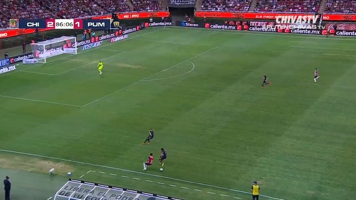 VÍDEO: cuando Macías hizo el 3-1 de Chivas ante Pumas en el repechaje del Clausura