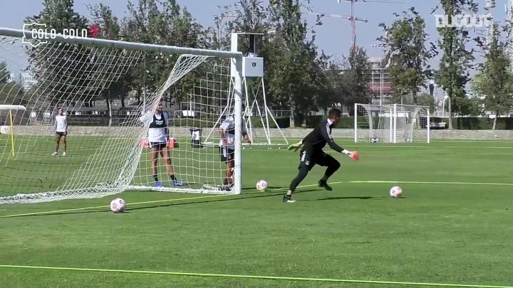 VÍDEO: golaços e grandes defesas no treino do Colo-Colo
