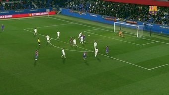 VÍDEO: Ex-Corinthians faz golaço pelo Barça B em ‘Mini Clásico’ contra o Real