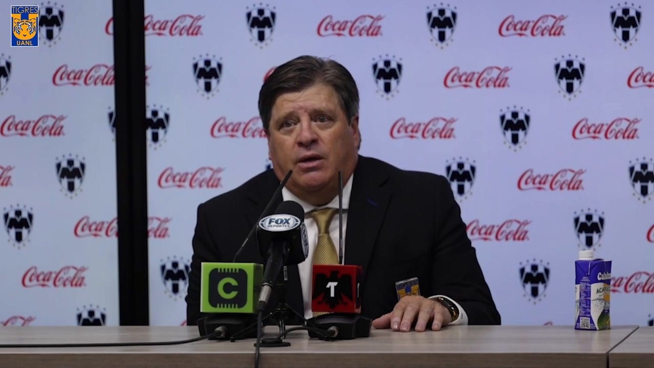 VÍDEO: Miguel Herrera 'barrió' para casa: 
