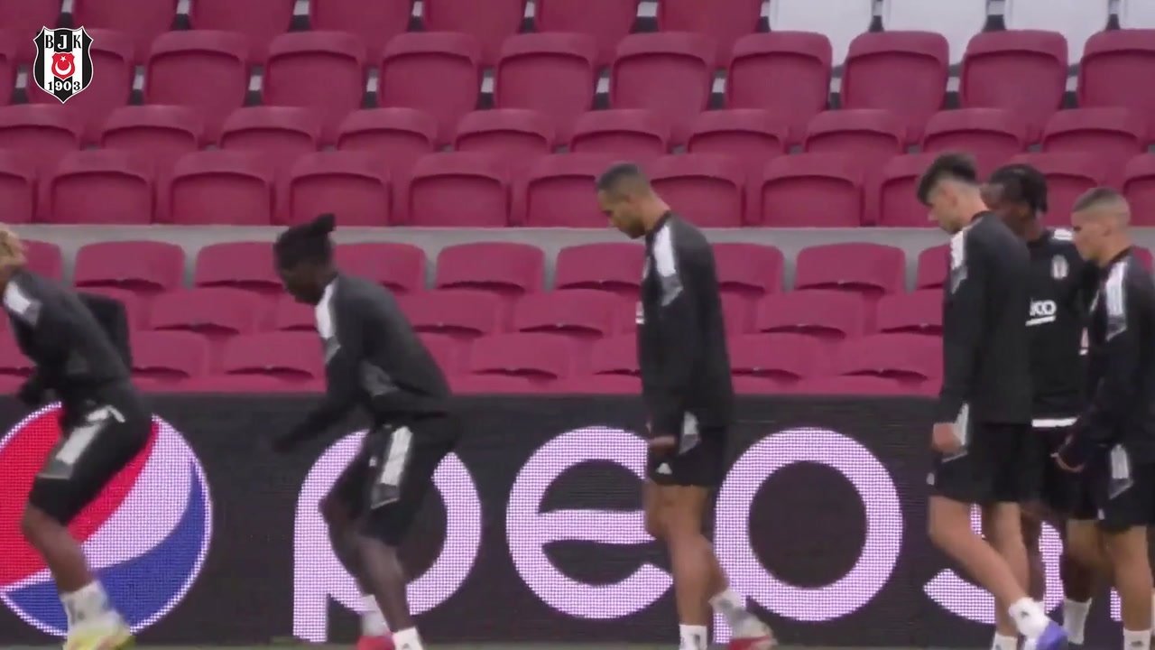 VIDEO: Final training session ahead of Ajax match in Champions League