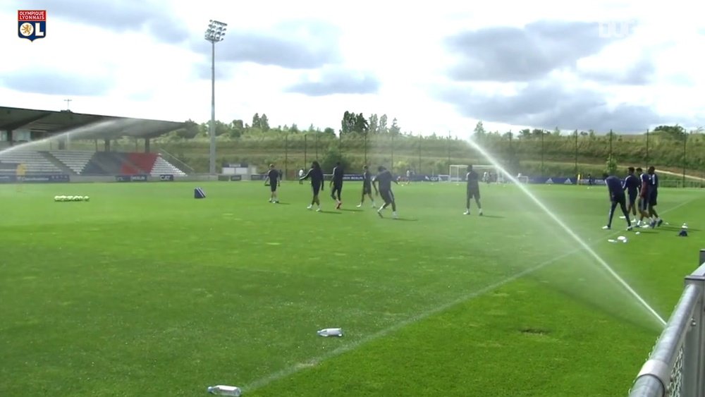 VIDEO: Shot on goal session for Olympique lyonnais players. DUGOUT
