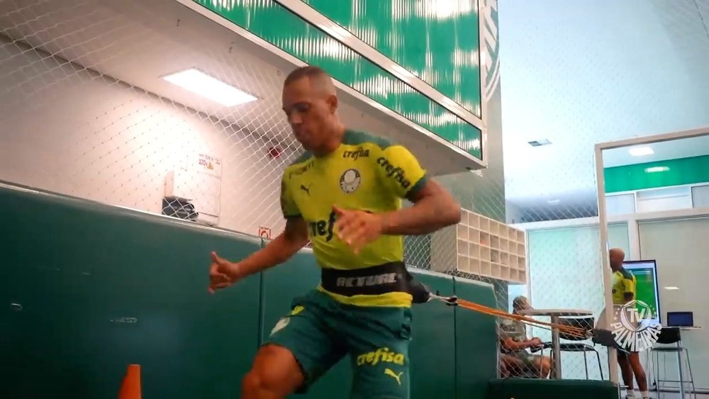 Jogadores do Palmeiras treinam finalizações antes de estreia no Paulistão. DUGOUT