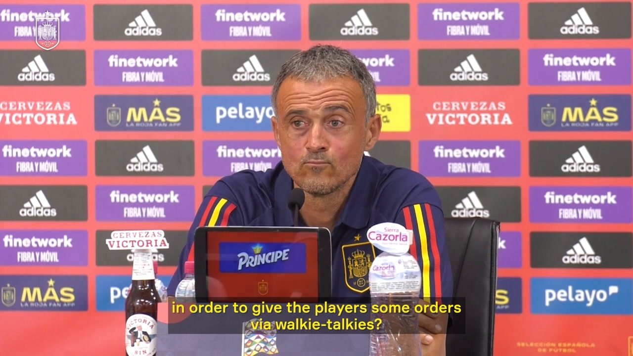 VIDEO: Luis Enrique on using walkie-talkies