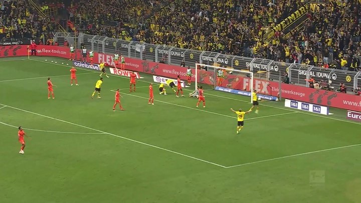 VIDEO: Reus segna e aiuta il Dortmund a garantire la vittoria su Wolfsburg