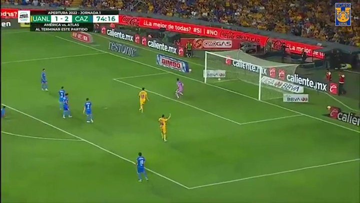 VIDEO: Horrendous mistake from Cruz Azul GK v Tigres