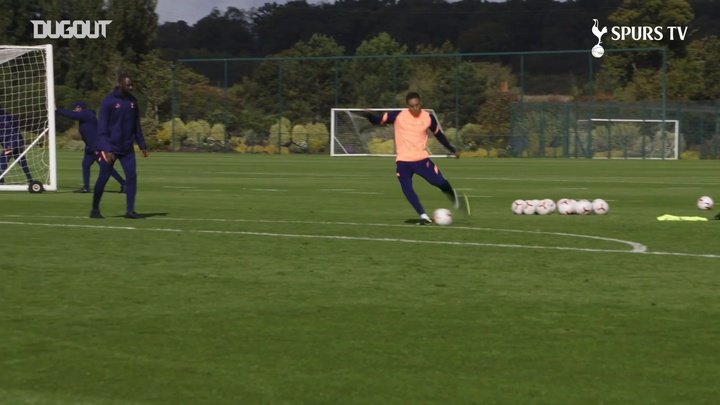 VIDEO: New Spurs signing Carlos Vinicius takes part in shooting drill