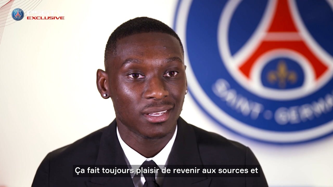 Découvrez les premiers mots de Randal Kolo Muani en tant que joueur du Paris Saint-Germain. Dugout