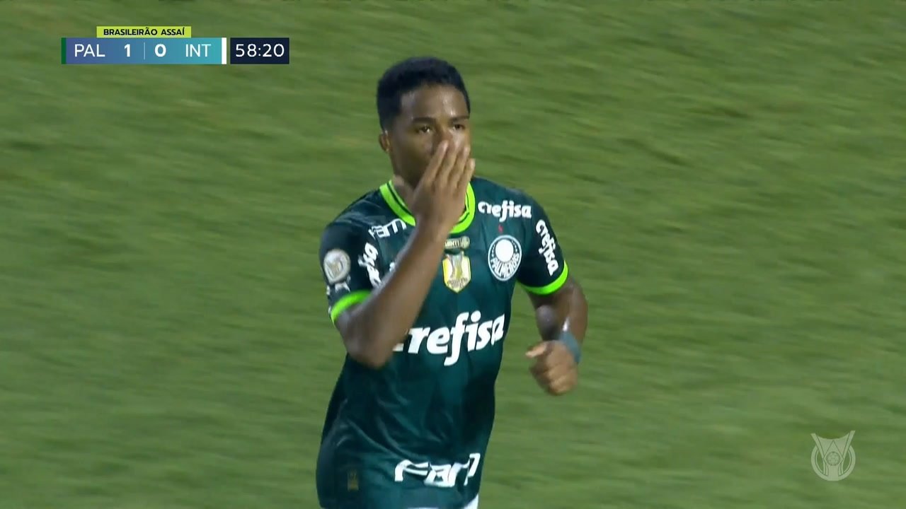 VIDEO: Endrick with a classy finish against Internacional