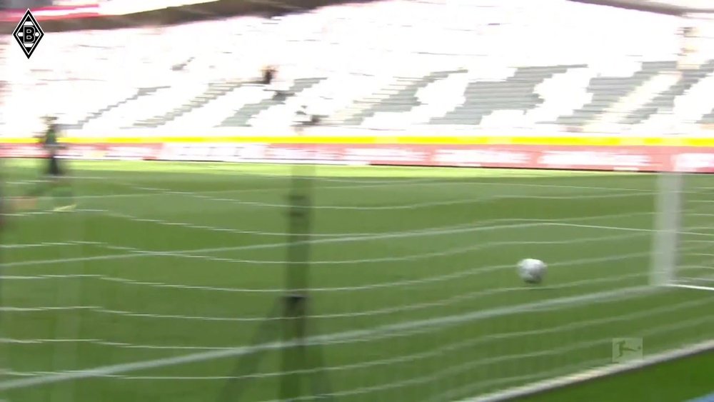 Les buts de Jonas Hofmann contre Wolfsburg. Dugout
