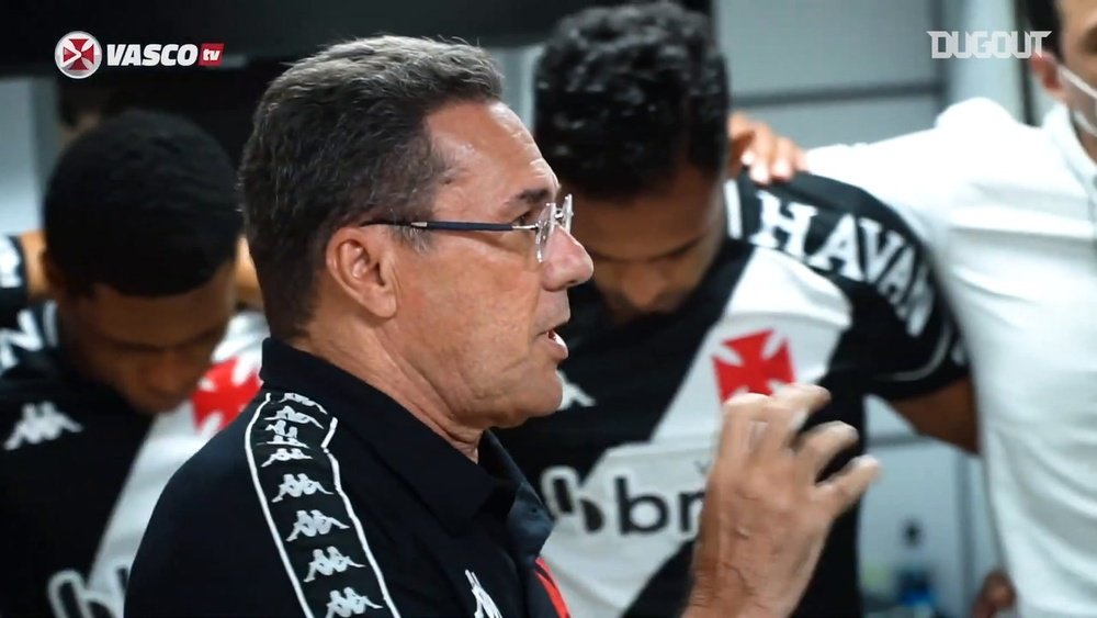 Luxemburgo dá show em preleção antes de vitória sobre o Botafogo. DUGOUT