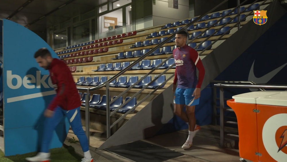 Com retorno de atletas, Xavi treina equipe do Barcelona de olho em clássico. DUGOUT