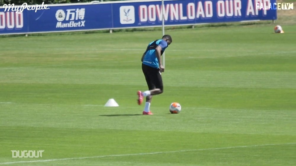 VIDEO: Wilfried Zaha practises dribbling in non-contact training. DUGOUT