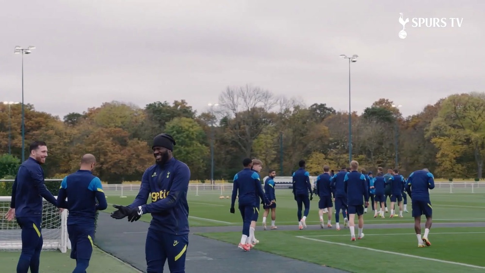 Conte prepara Tottenham para sua estreia em casa na Premier League. DUGOUT