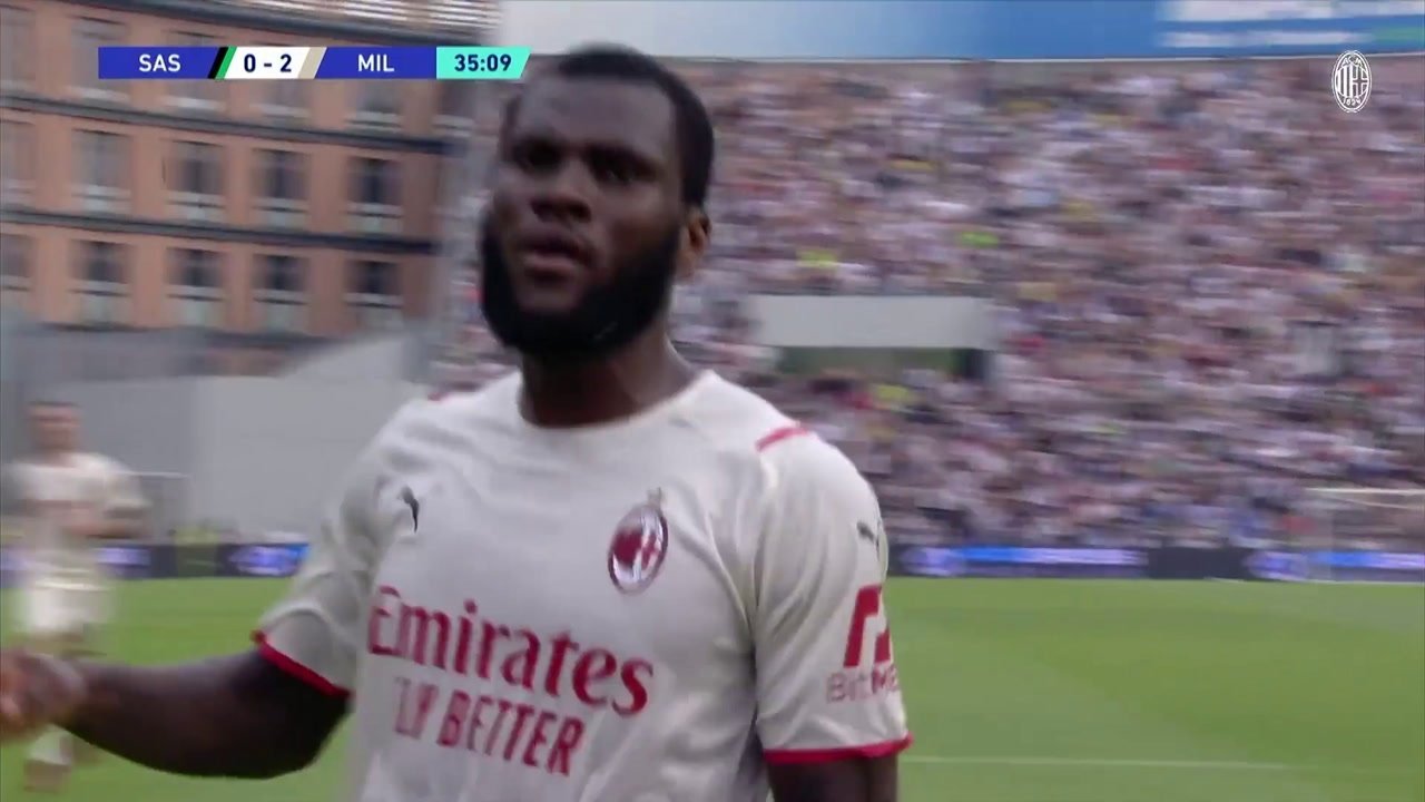 Le dernier but de Kessie au Milan AC .dugout