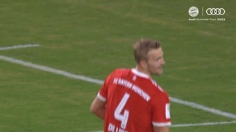 Il primo gol di Matthijs de Ligt con il Bayern Monaco. Dugout
