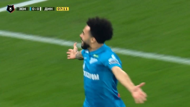 VÍDEO: Claudinho marca belo gol e acerta chute na trave em goleada do Zenit