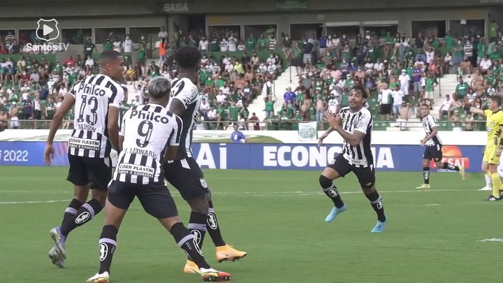 Eduardo Bauermann faz o gol do Santos no empate com o Guarani; assista