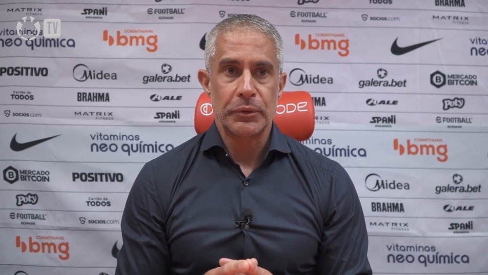 Sylvinho analisa empate do Corinthians.