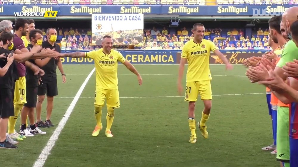 VIDEO: Villarreal pay homage to Cazorla and Bruno. DUGOUT